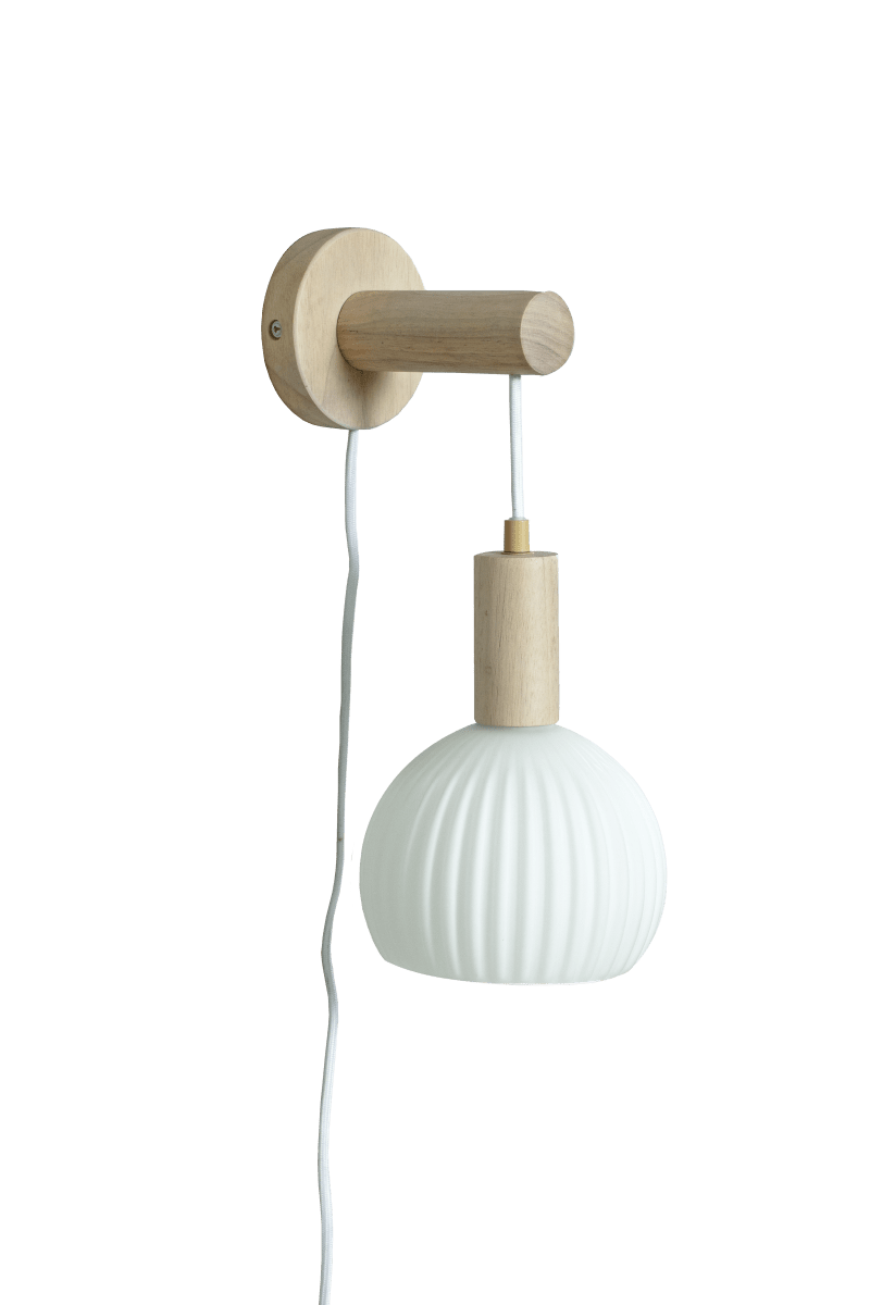Lapponia 35cm Valkoinen seinävalaisin valmistajalta Aneta Lighting - Lapponia-seinävalaisin lasista ja valkoiseksi öljytystä puusta tuo kotiisi luonnollisen ja viihtyisän tunnelman.