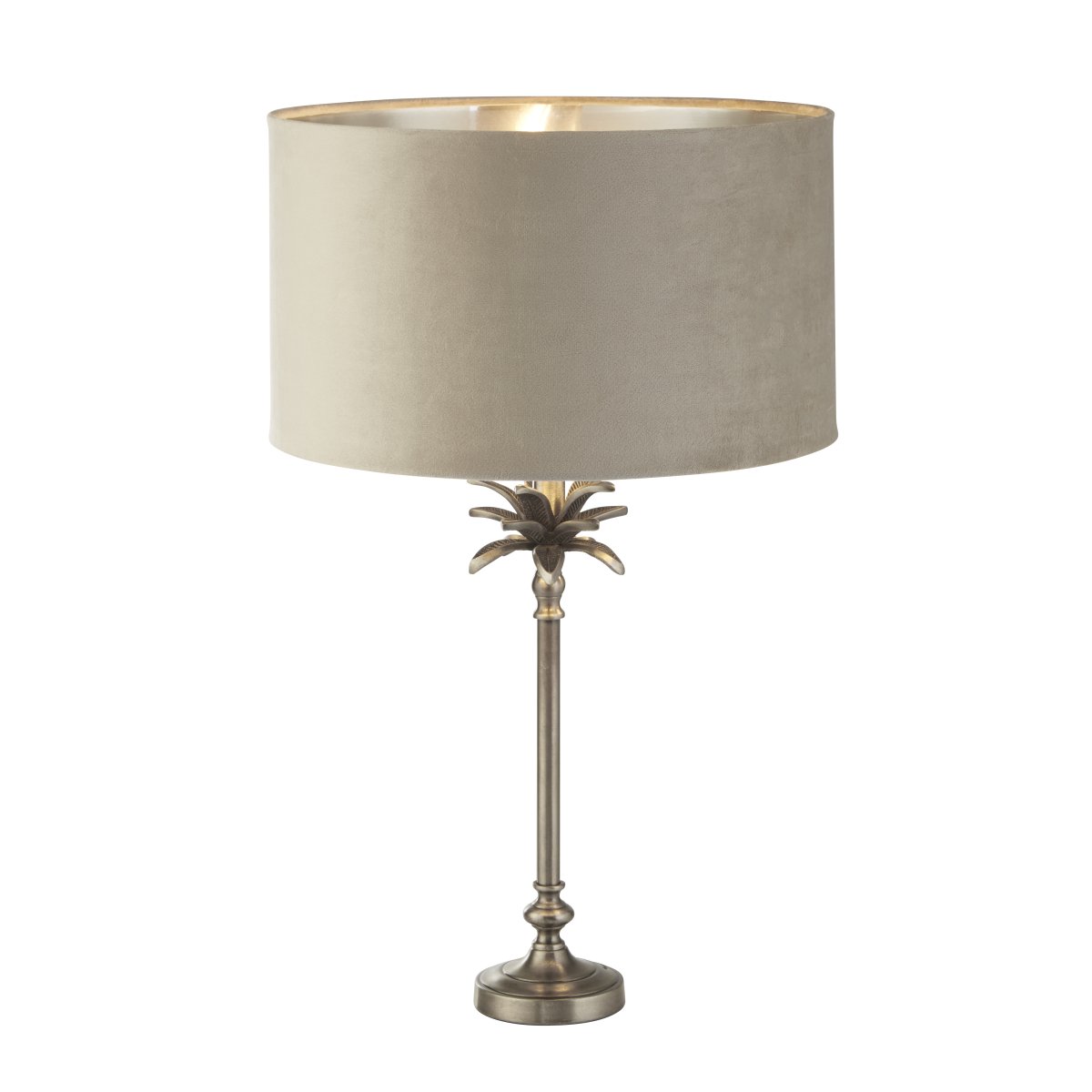 Palm 45cm Taupe pöytävalaisin valmistajalta Searchlight - Sen taupe ja antiikkinen nikkeliviimeistely huokuu lämpöä ja rikkautta luoden kiehtovan keskipisteen huoneeseesi.