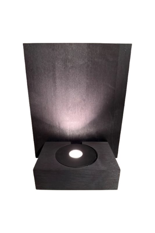 Wallight LED 25cm Musta valmistajalta Frilight - Musta viimeistely antaa tyylikkään ja modernin ilmeen, ja integroitu valaistus korostaa kauniisti taidelasisi yksityiskohtia.