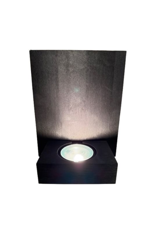 Wallight LED 25cm Musta valmistajalta Frilight - Musta viimeistely antaa tyylikkään ja modernin ilmeen, ja integroitu valaistus korostaa kauniisti taidelasisi yksityiskohtia.