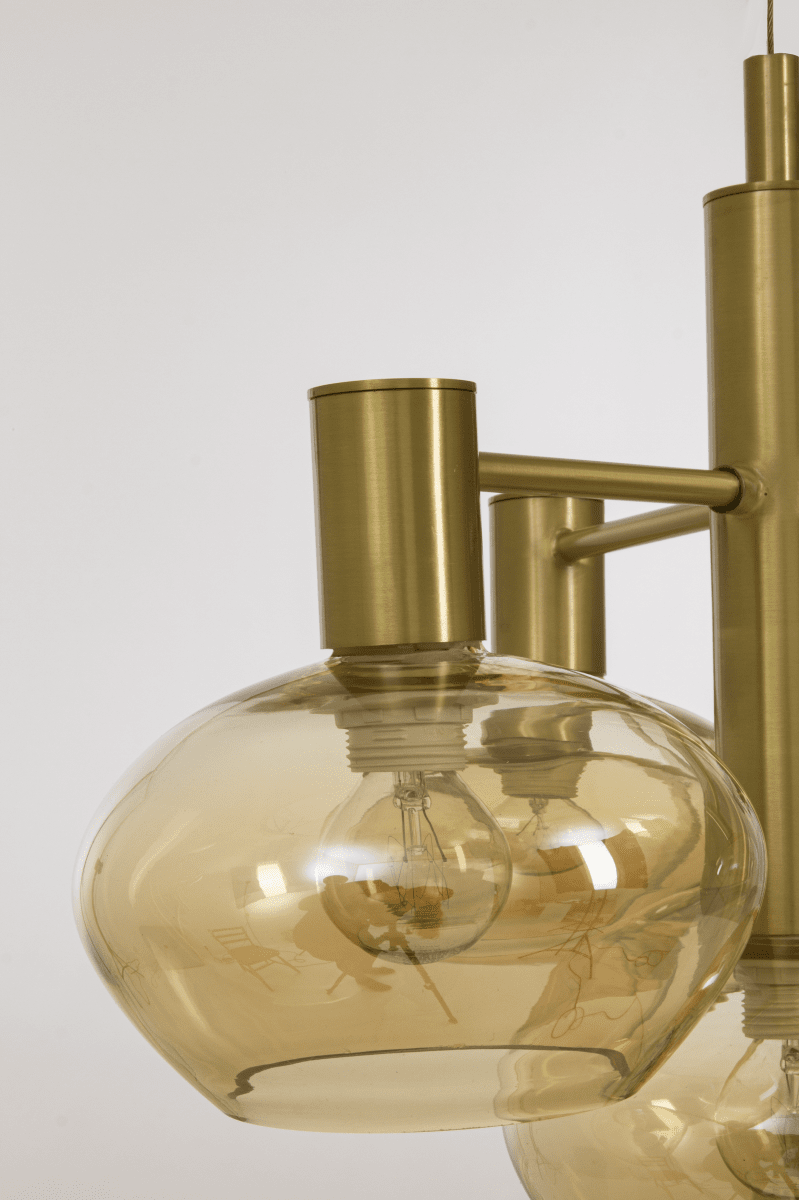 Bell Ø47 Matt Brass kattovalaisin valmistajalta Aneta Lighting - Bell on tyylikäs riippuvalaisin, jossa yhdistyy moderni muotoilu ja menneisyyden viehätys.