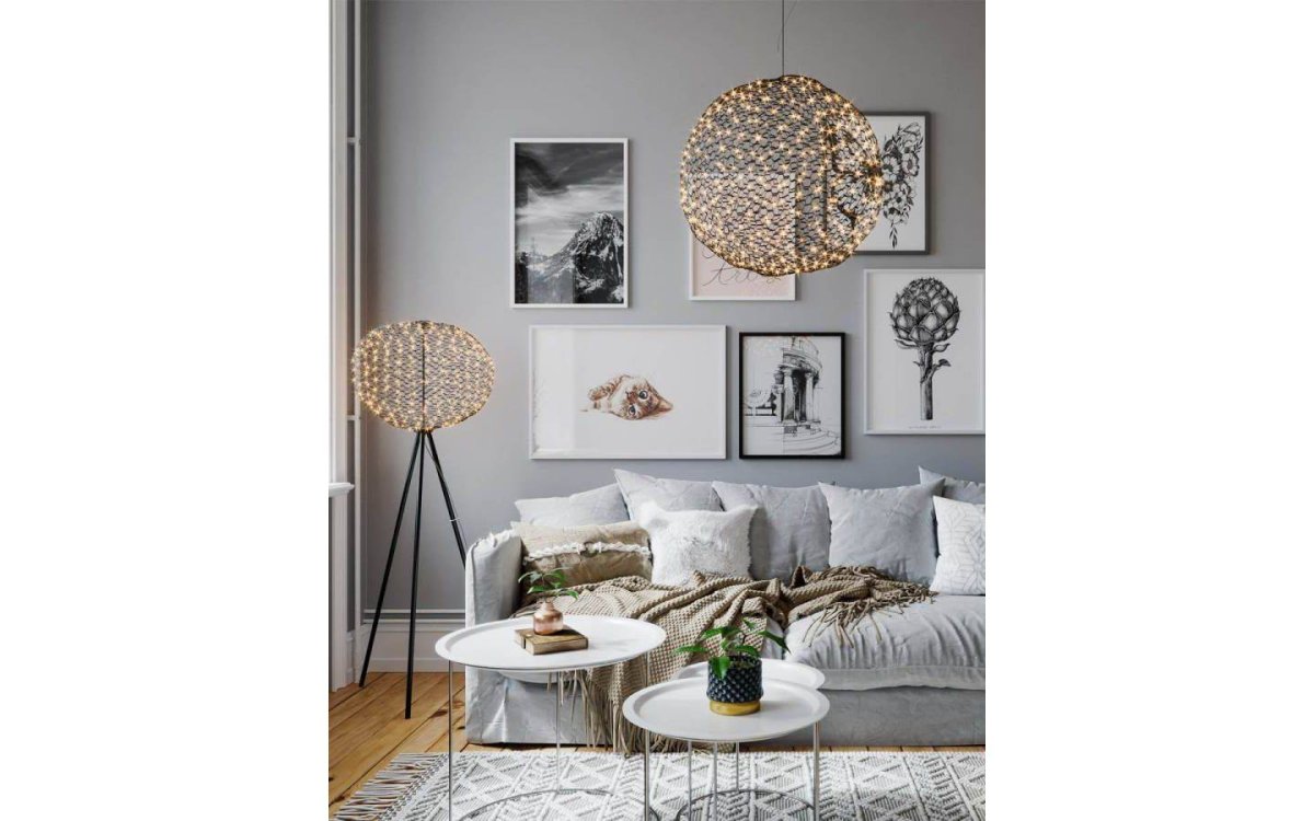 Hayden Musta lattiavalaisin valmistajalta By Rydéns - Valaisin on himmennett&auml;v&auml;, himmennin on asennettu 350 cm pitk&auml;&auml;n johtoon.