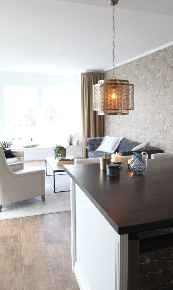 Hermine Ø34 Messinki kattovalaisin valmistajalta By Rydéns - Johdon pituus on 120 senttimetriä, mutta sitä voidaan nostaa ja laskea kotiisi sopivaksi.