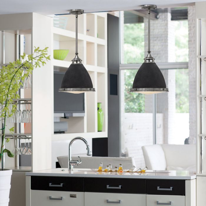 Amelia Ø32 Antiikkinen sinkki kattovalaisin valmistajalta Elstead Lighting - Kupolen har en etsad prismatisk bottenlins, och denna helmetalliska versionen i antik-zink har en autentisk vintagelook.
