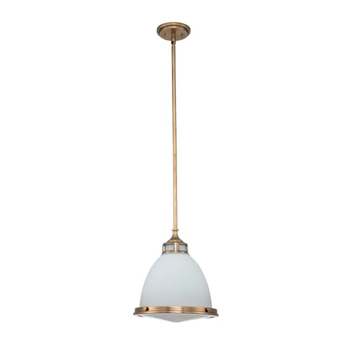 Amelia Ø32 Messinki kattovalaisin valmistajalta Elstead Lighting - Amelia har en klassisk pendeldesign som f&ouml;rnyar vintage-detaljer med ett gjutet glasf&auml;ste, en gjuten metallram samt framtr&auml;dande g&aring;ngj&auml;rn och sp&auml;nnen.