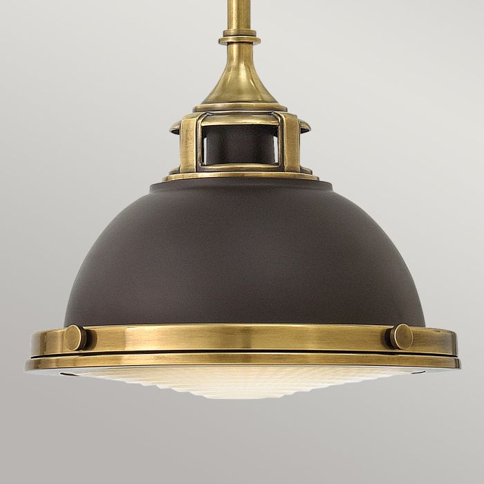 Amelia Ø30 Pronssi/messinki kattovalaisin valmistajalta Elstead Lighting - Kupolen har en etsad prismatisk bottenlins, och denna helmetalliska versionen i brons och m&auml;ssingdetaljer har en autentisk vintagelook.