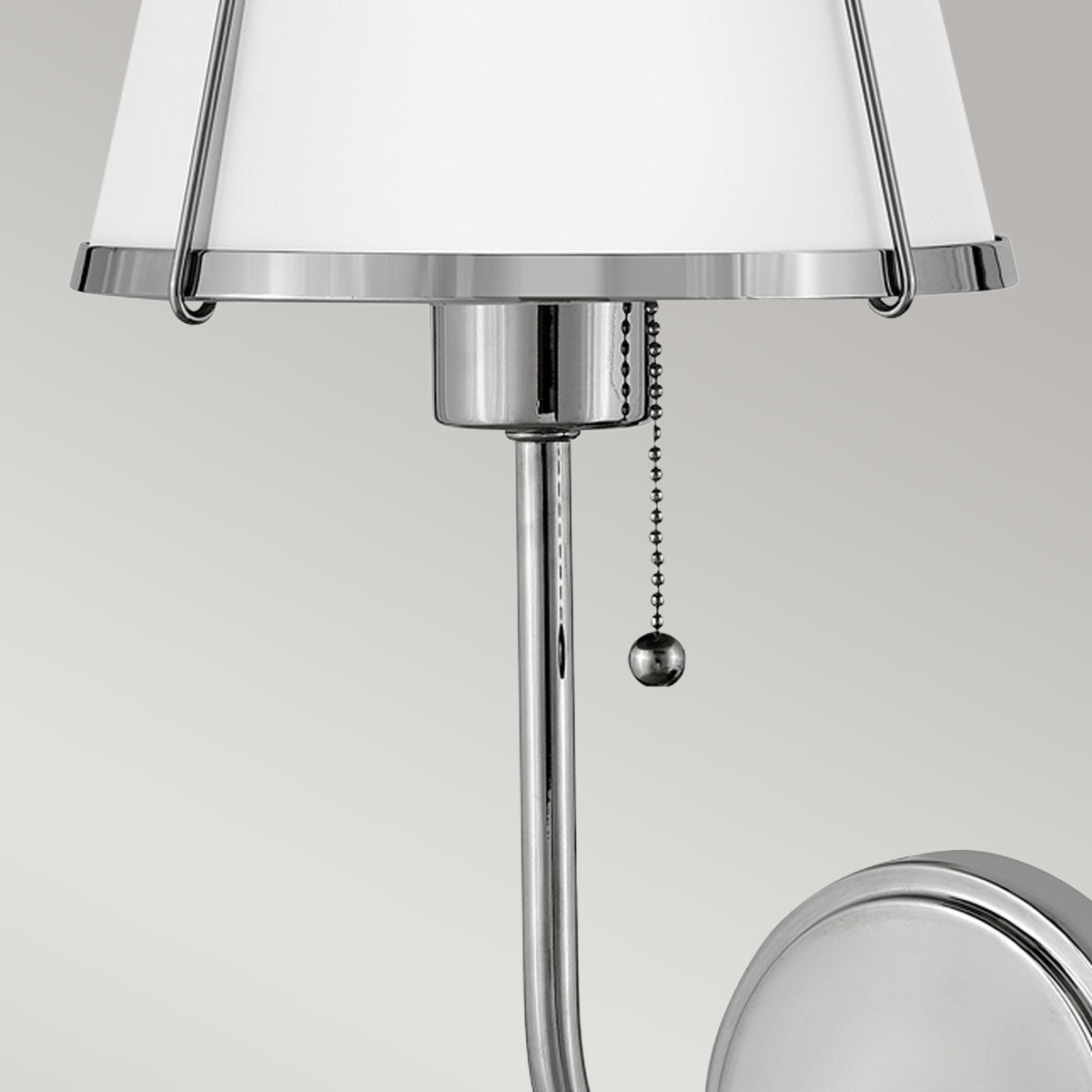 Clarke 40cm Nikkeli/valkoinen seinävalaisin valmistajalta Elstead Lighting - Clarke on elegantti teräksestä valmistettu seinävalaisin, jossa on kaunis kiillotettu nikkelipinta ja tyylikäs valkoinen varjostin.