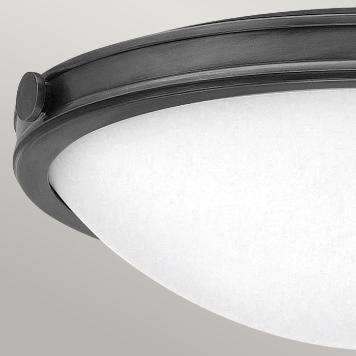 Collier Ø48 Musta plafondi valmistajalta Elstead Lighting - Valaisimen yksityiskohdat, kuten nupit, saranat ja musta runko, luovat hienostuneen ilmeen, joka tuntuu sek&auml; modernilta ett&auml; ajattomalta.