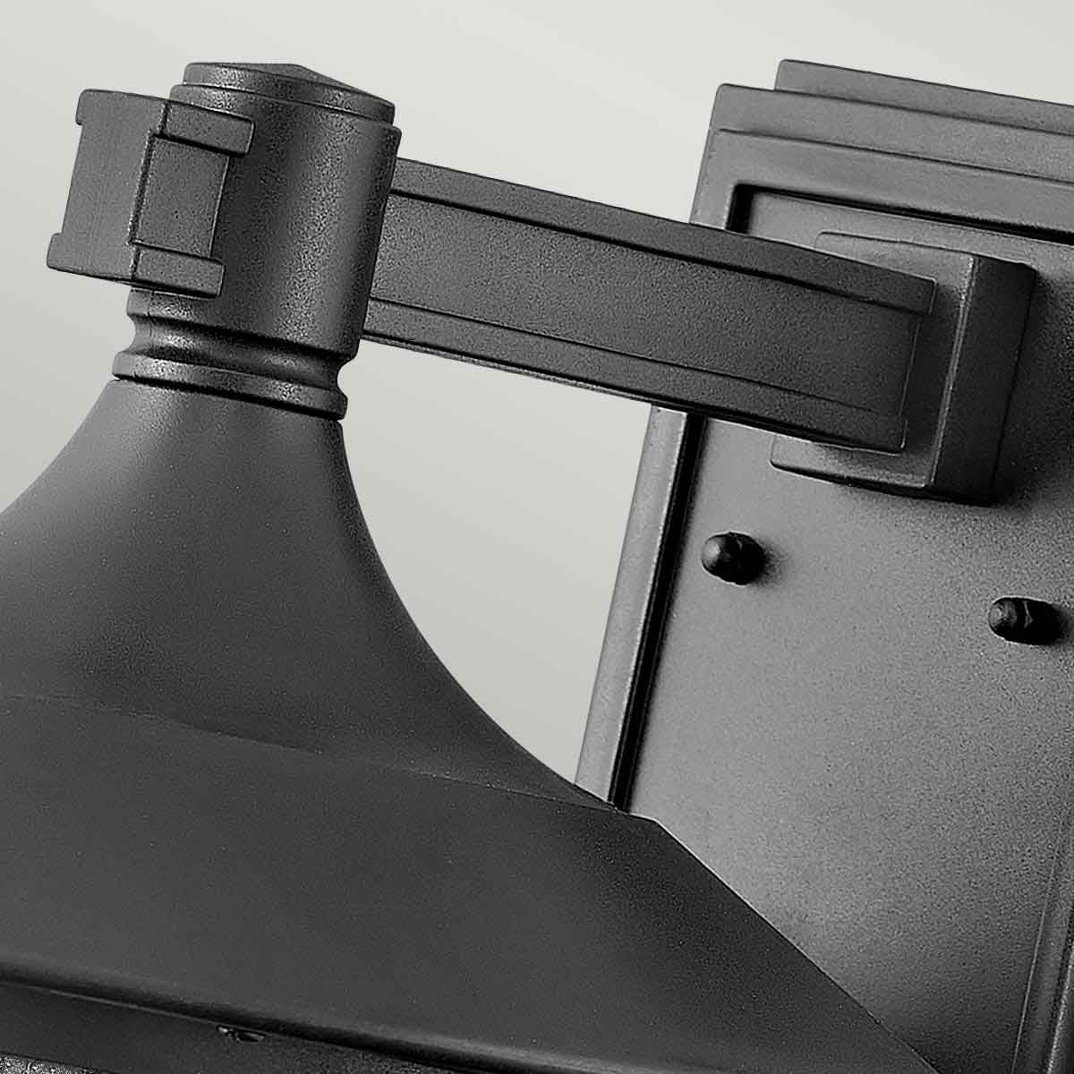 Freeport 40cm Musta ulkovalo valmistajalta Elstead Lighting - IP44-luokituksensa ansiosta Freeport on suojattu sateelta ja kosteudelta, joten se sopii erinomaisesti sisäänkäyntiin, julkisivuihin ja patioihin.