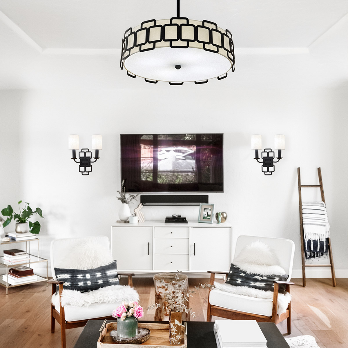 Sabina Ø57 Musta kattovalaisin valmistajalta Elstead Lighting - Sabina on elegantti kattovalaisin, jossa on ilmava ja koristeellinen muotoilu.