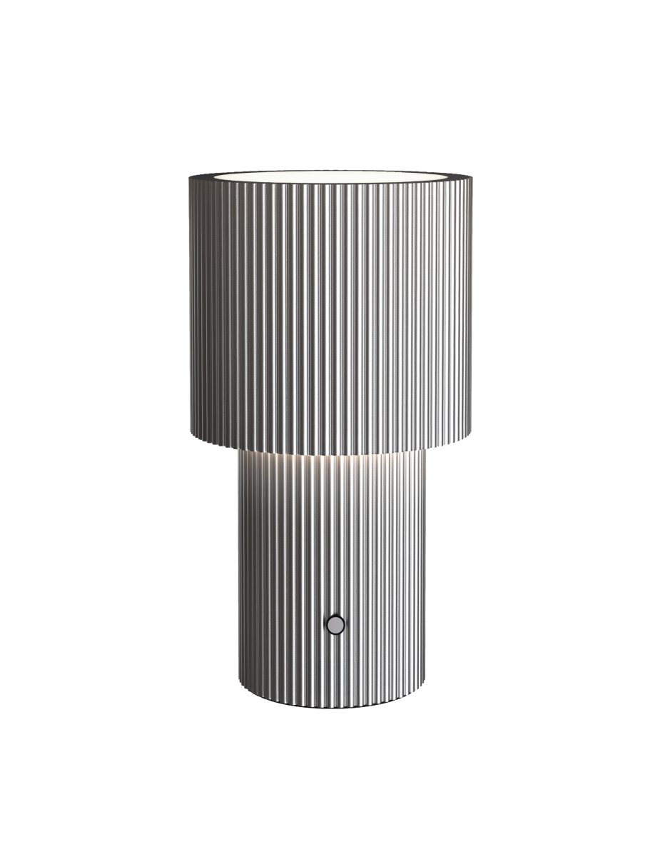 Iluma 22cm Hopea Siirrettävä valmistajalta Herstal - Ilumassa on integroitu LED, jonka lämmin valkoinen valo on 2700K ja valovirta 60 lumenia.