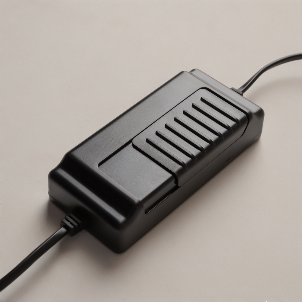 Crochet Kulta lattiavalaisin valmistajalta Maytoni - Kirkkautta on helppo s&auml;&auml;t&auml;&auml; lattiakytkimen sis&auml;&auml;nrakennetulla himmentimell&auml; &ndash; t&auml;ydellinen yhdistelm&auml; muotoa, toimivuutta ja tunnelmaa.