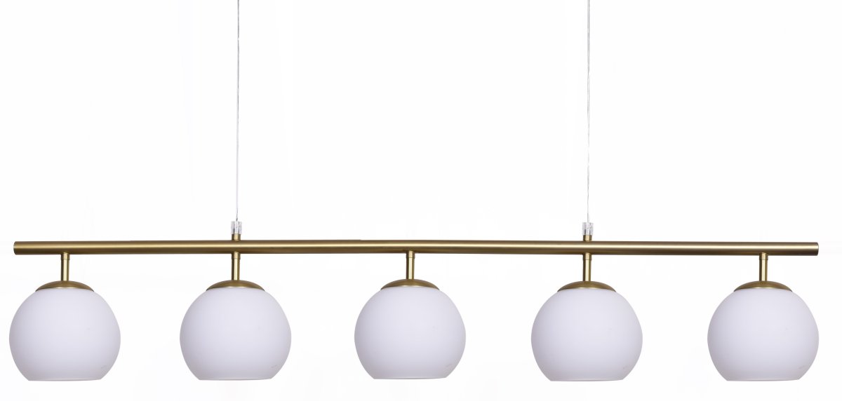 Globi 5 120cm Harjattu messinki/valkoinen kattovalaisin valmistajalta Nordic Lighting - Globi 5 on elegantti kattoriippuvalaisin, joka yhdist&auml;&auml; modernin muotoilun pehmeisiin muotoihin.
