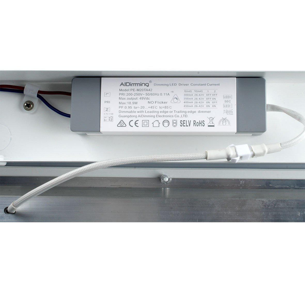 Bänky m. uttag 118cm Valkoinen valmistajalta Designlight - T&auml;m&auml; malli on 580 mm pitk&auml; ja tarjoaa tehokkaan, tasaisen valon 10 W:n teholla ja 2000 lumenin valovirralla, mik&auml; sopii ihanteellisesti koko ty&ouml;tason valaisemiseen.