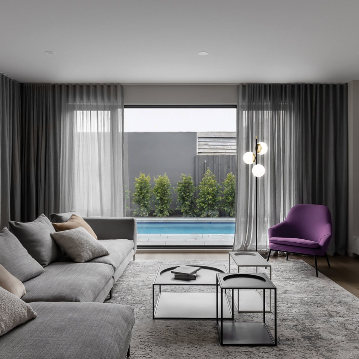 Nostalgia Kulta lattiavalaisin valmistajalta Maytoni - Valaisin on valmistettu metallista, jossa on mattakultainen viimeistely, kun taas pallomaiset kupolit on valmistettu himmeästä lasista, joka antaa pehmeän ja miellyttävän valon.