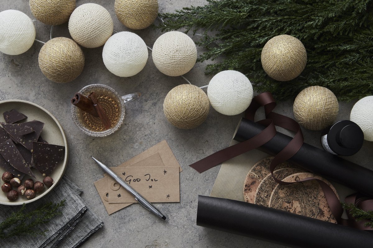 Irislights Gold 35-lights Kulta valmistajalta Irislights - Tuote on k&auml;sintehty, ja sen v&auml;riss&auml;, muodossa ja koossa voi olla vaihteluita.