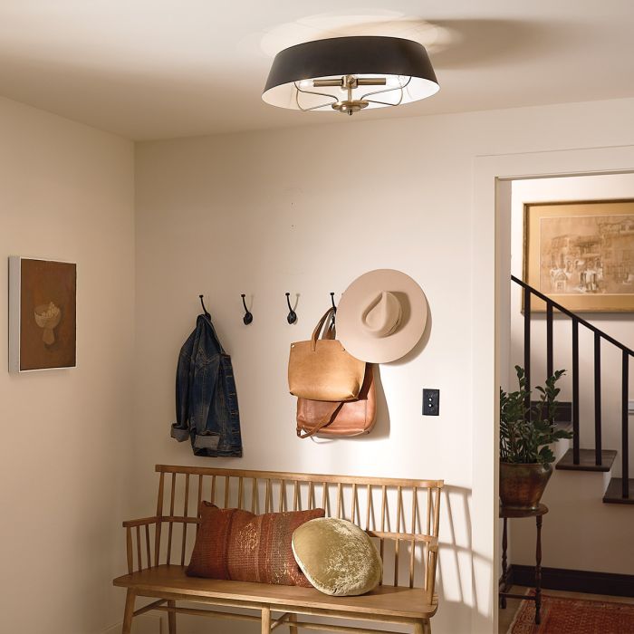 Luella Ø56 Musta kattovalaisin valmistajalta Elstead Lighting - 1900-luvun alun koriste-elementtien inspiroima Luella yhdistää hienostuneen yksinkertaisuuden ajattomaan viehätykseen.