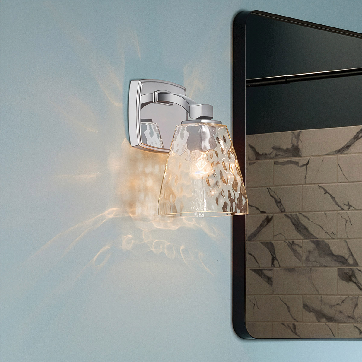 Marant 24cm Kromi kylpyhuoneen valaisin valmistajalta Elstead Lighting - Valaisin on valmistettu metallista, jossa on kiilt&auml;v&auml; kromipinta, ja siin&auml; on kest&auml;v&auml;, pehme&auml;sti muotoiltu varsi.