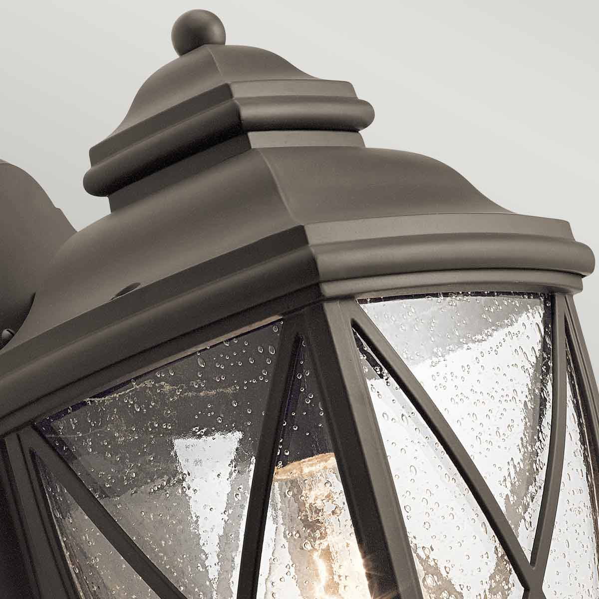 Tangier Antiikki pronssi ulkovalo valmistajalta Elstead Lighting - Lamppu on IP44-luokiteltu, mikä tekee siitä kestävän ja säänkestävän.