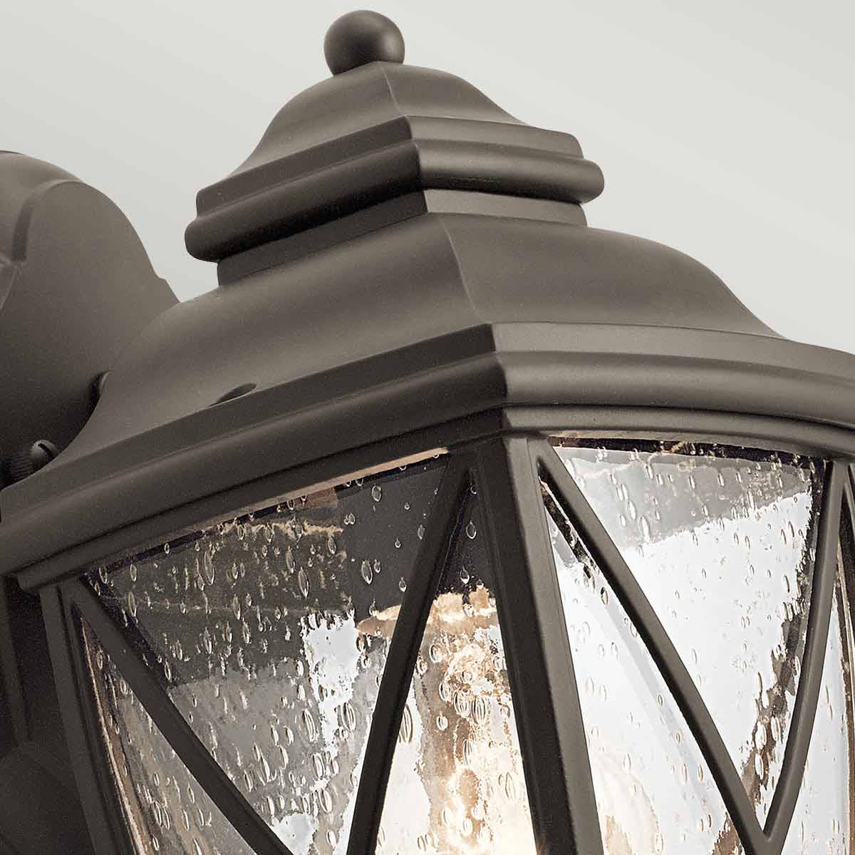Tangier Antiikki pronssi ulkovalo valmistajalta Elstead Lighting - Lamppu on IP44-luokiteltu, mikä tekee siitä kestävän ja säänkestävän.