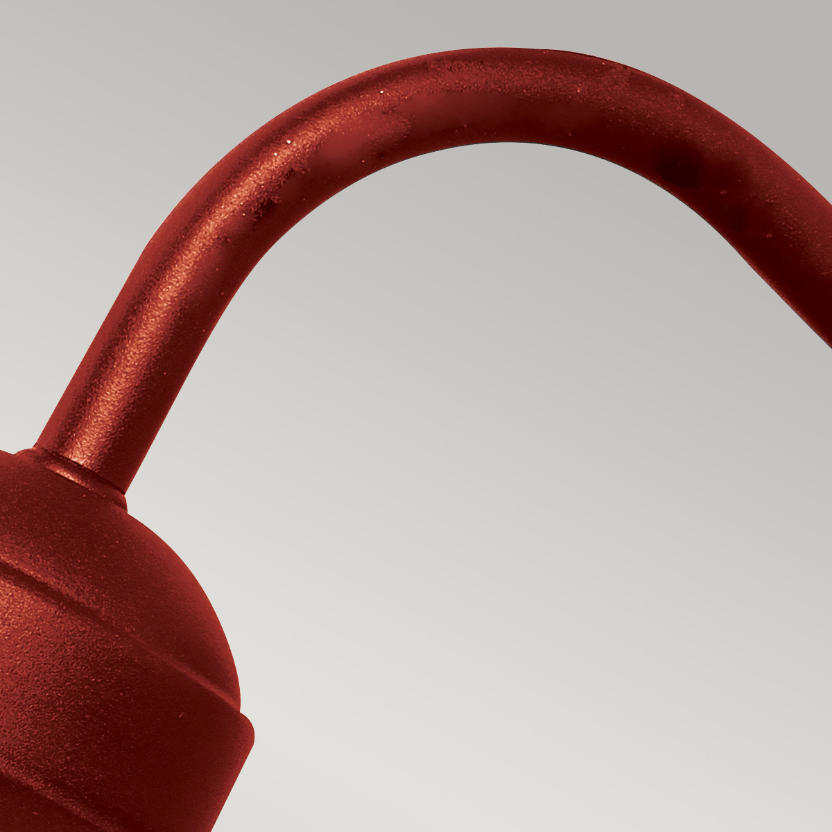 Klampenborg Ø28 PUNAINEN ulkovalo valmistajalta Elstead Lighting - Tillverkad av rostfritt st&aring;l i oxid r&ouml;d finish och glas, erbjuder den en robust konstruktion som st&aring;r emot v&auml;der och vind.