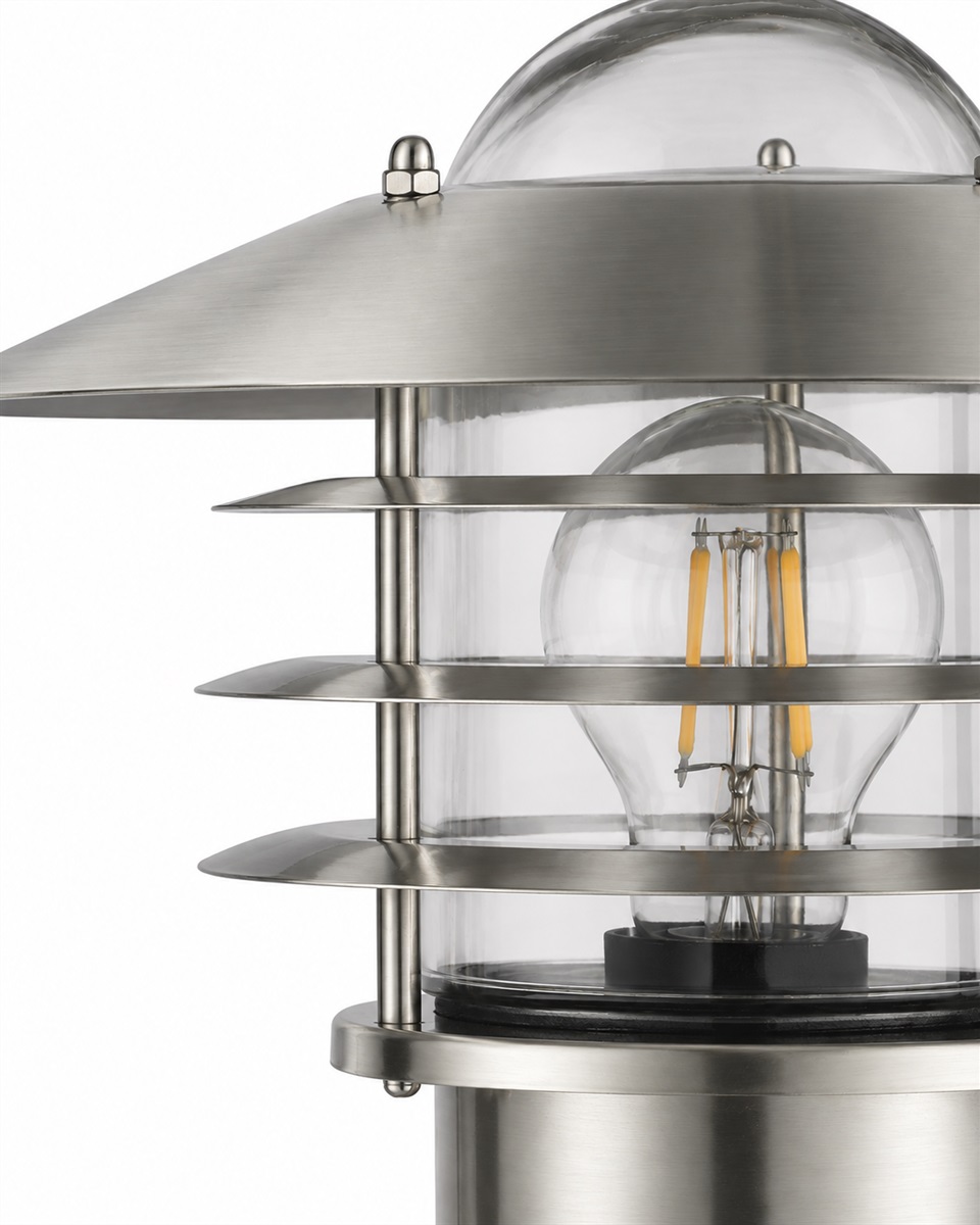 Kalmar Harjattu teräs ulkovalo valmistajalta Nordic Lighting - Harjattu ter&auml;sviimeistely antaa elegantin ilmeen, ja valaisin on kest&auml;v&auml; ja kest&auml;v&auml;.