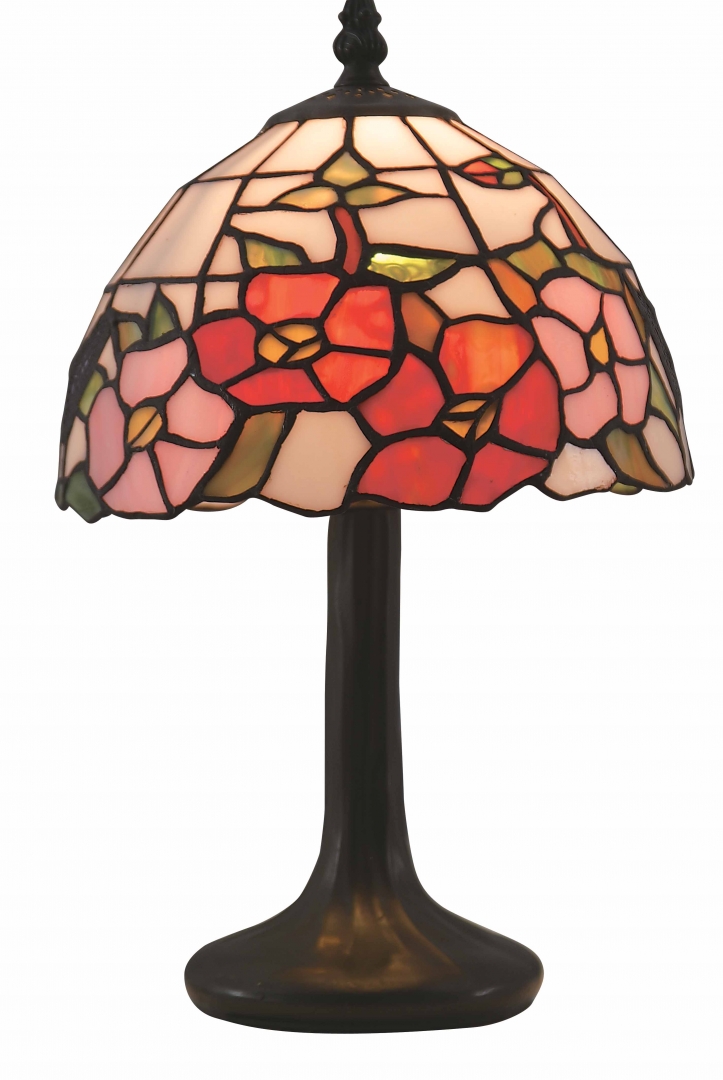 Zoomaa kuva kohteesta Sommar 34cm Monivärinen valmistajalta Norrsken Design - Valmistusprosessin lähtöaineena on erikoisvärjättyä lasia, joka leikataan ja kiillotetaan sopimaan kappaleeseen.