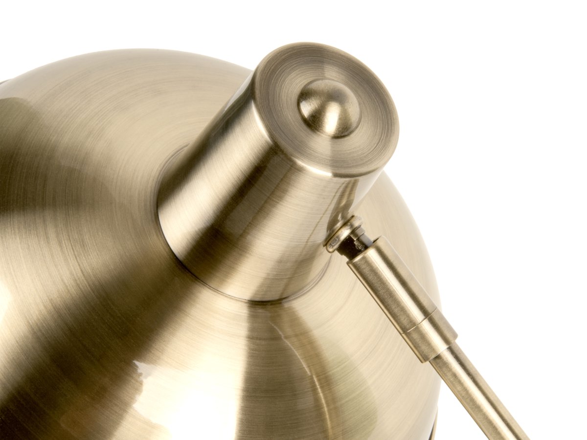 Hood 38cm Antiikkimessinki työpöytävalaisin valmistajalta Leitmotiv - Liikuteltava varjostin ja valkoinen sisäpuoli tarjoavat tasaisen ja miellyttävän valonjaon, joka sopii täydellisesti lukemiseen tai työskentelyyn.