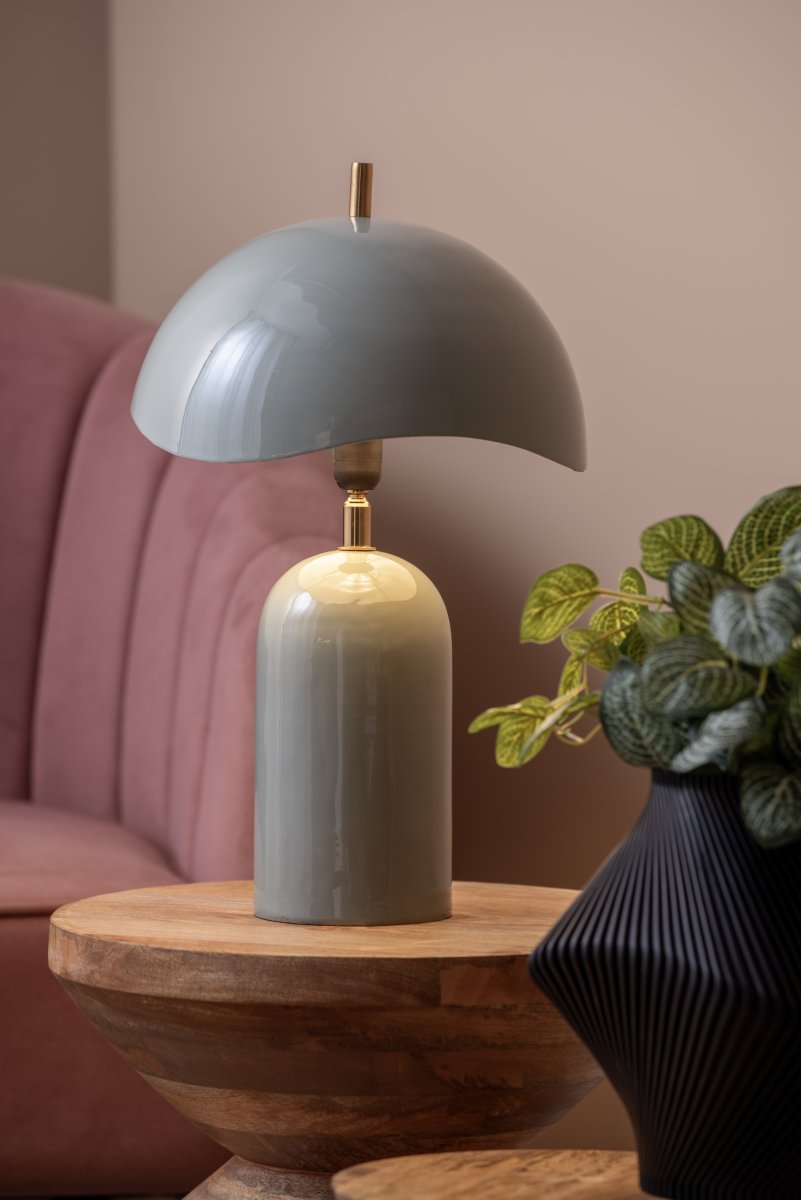 Querido 40cm Sininen pöytävalaisin valmistajalta Leitmotiv - Se on valmistettu metallista, jossa on kiiltävä, himmeän sininen viimeistely ja kultaiset yksityiskohdat, ja se on tyylikäs lisä kotiisi.