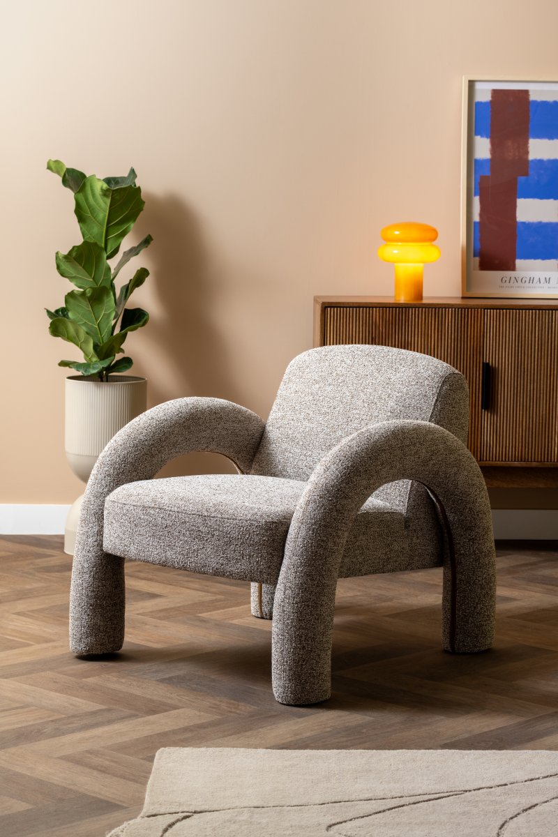 Incesante 24cm Keltainen pöytävalaisin valmistajalta Leitmotiv - Ainutlaatuinen muoto kaksoisrenkaineen luo pehmeän ja orgaanisen ilmeen, joka värittää silmää.