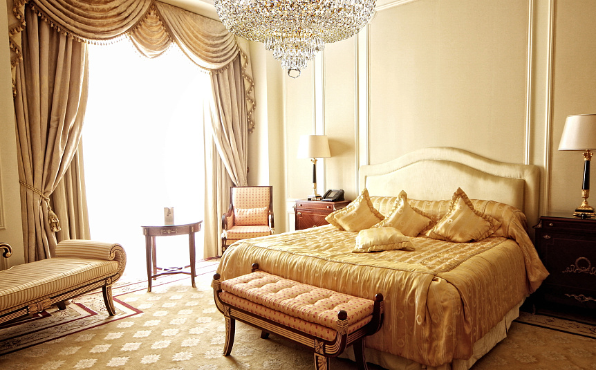 Palace Ø50 Antiikki kultaa kristalli valmistajalta Maytoni - Palace on tyylik&auml;s metallista valmistettu kristallikattovalaisin, jossa on hienostunut antiikkikultainen viimeistely.