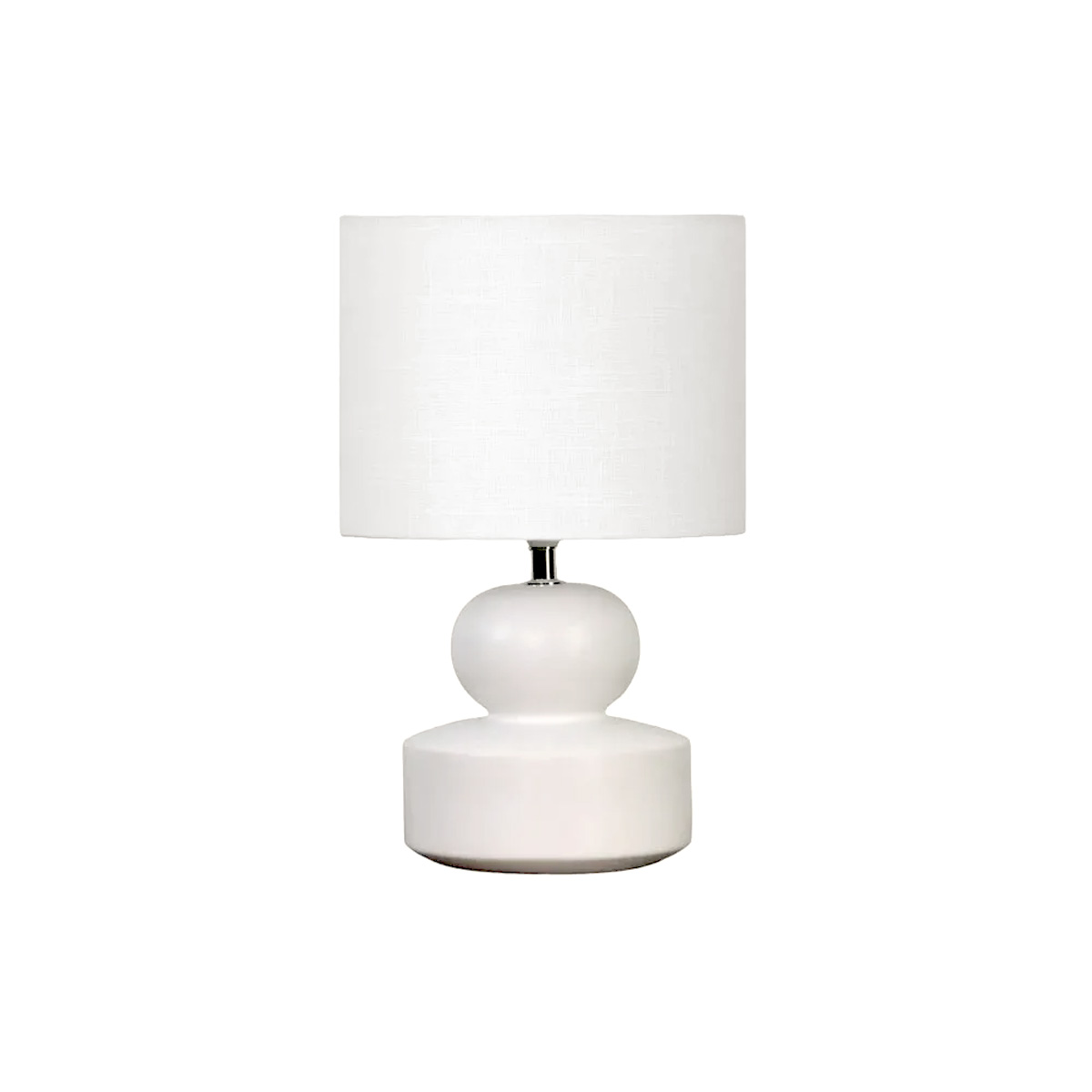Muschi 36cm Valkoinen pöytävalaisin valmistajalta Nordic Lighting - Muschi-p&ouml;yt&auml;valaisimessa on moderni keraaminen jalka, jossa on pehme&auml;n py&ouml;re&auml;t muodot, ja valkoinen pellavavarjostin.