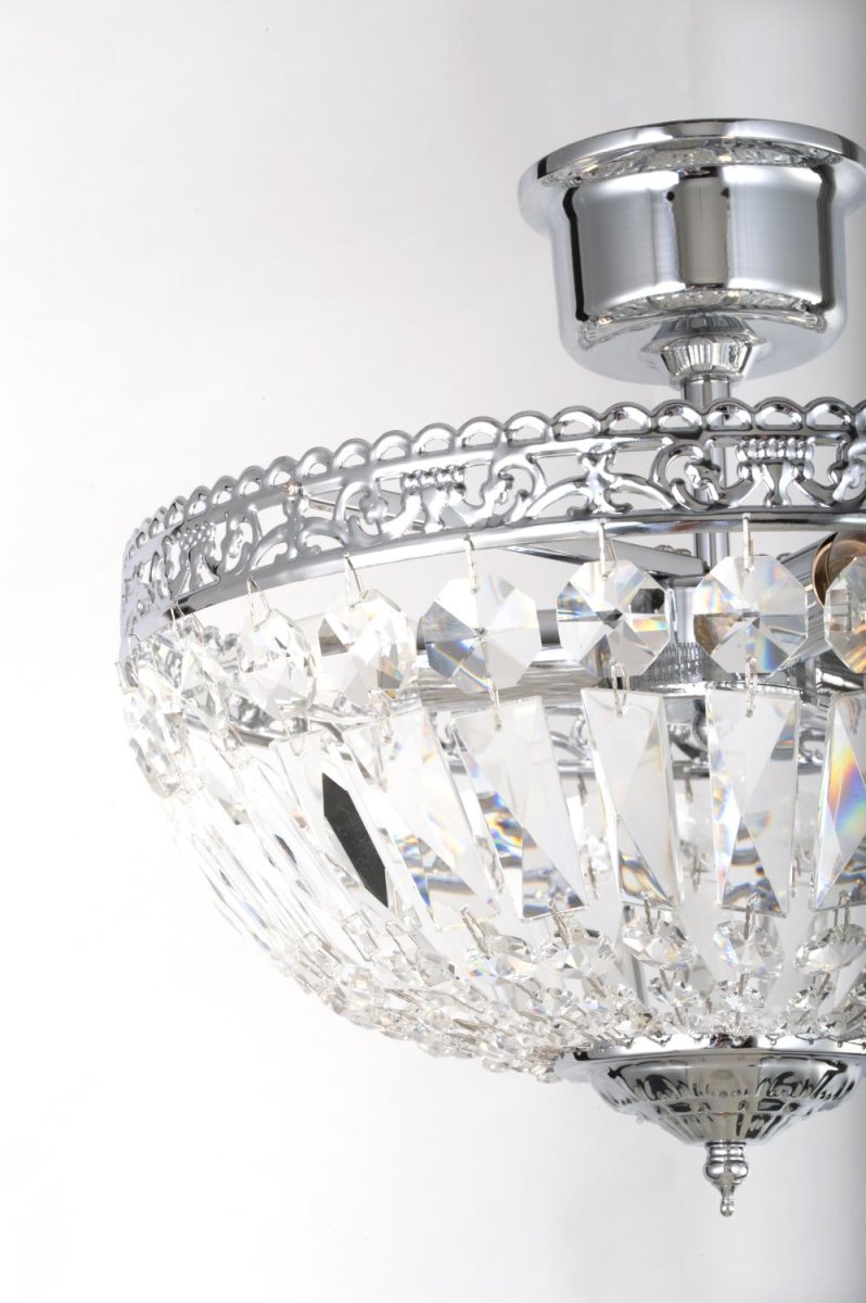 Classic Ø35 Kromi kristalli valmistajalta Norrsken Design - Tässä kattovalaisimessa yhdistyy klassinen viehätys ja ylellinen, moderni kosketus.