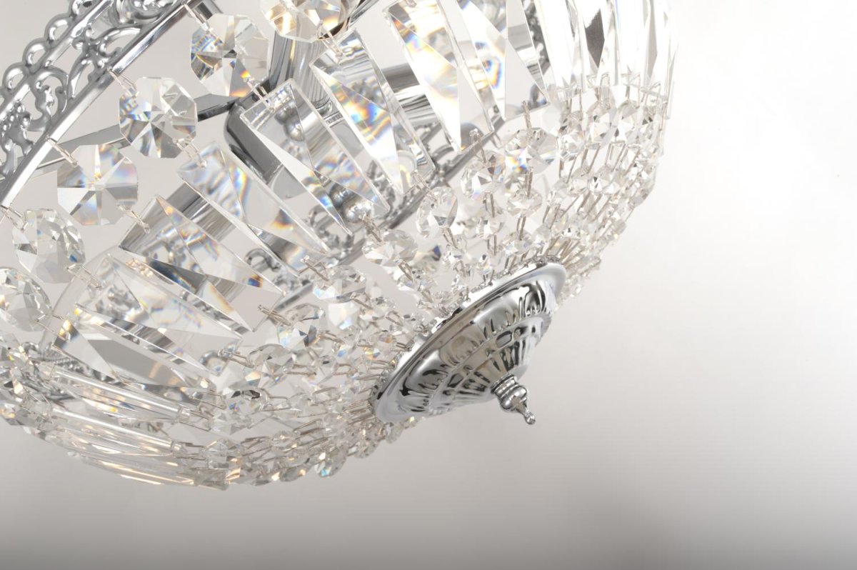 Classic Ø35 Kromi kristalli valmistajalta Norrsken Design - Tässä kattovalaisimessa yhdistyy klassinen viehätys ja ylellinen, moderni kosketus.