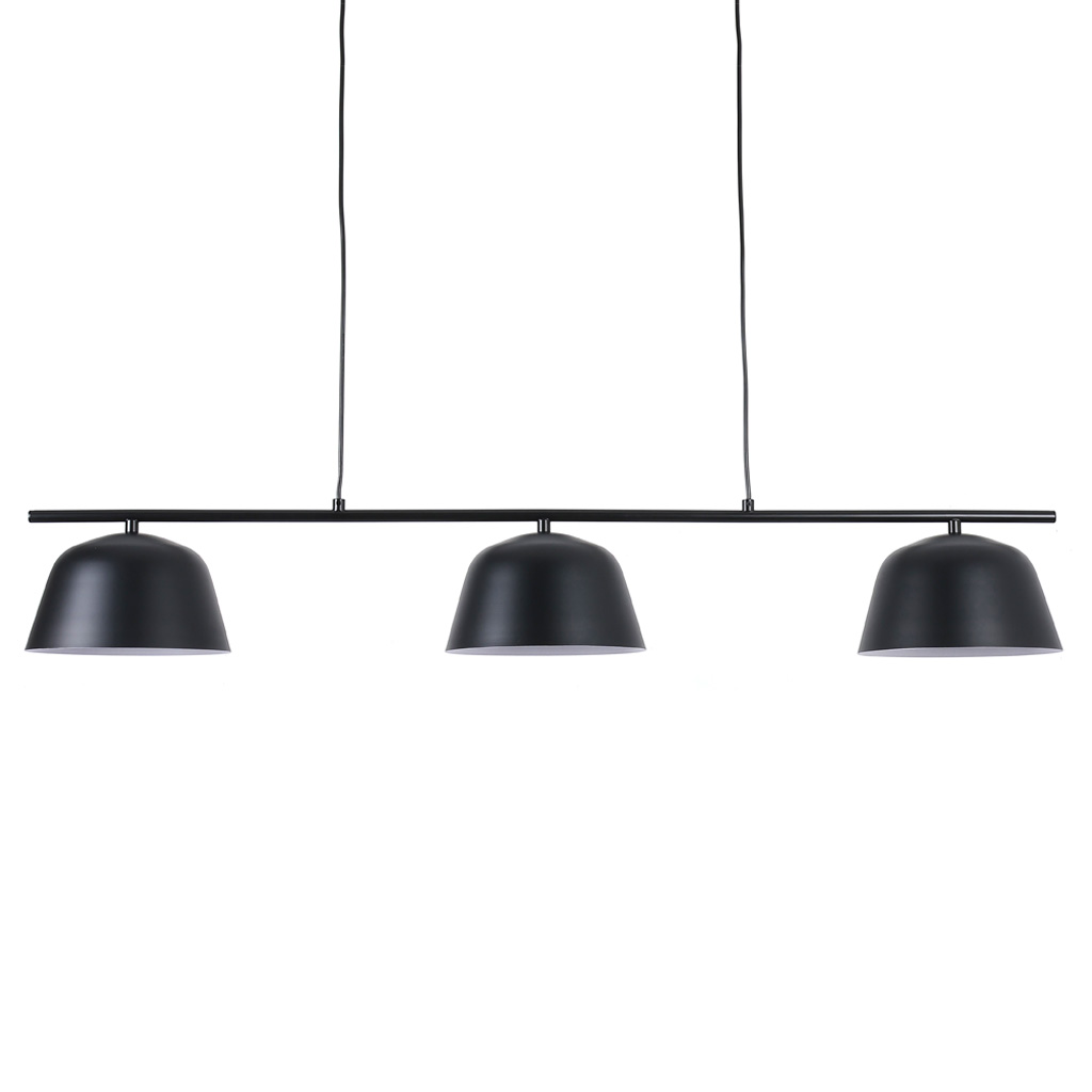 Pop 125cm Musta kattovalaisin valmistajalta Nordic Lighting - Pop on tyylik&auml;s metallinen kattovalaisin, jonka musta viimeistely antaa rauhallisen ja modernin vaikutelman.