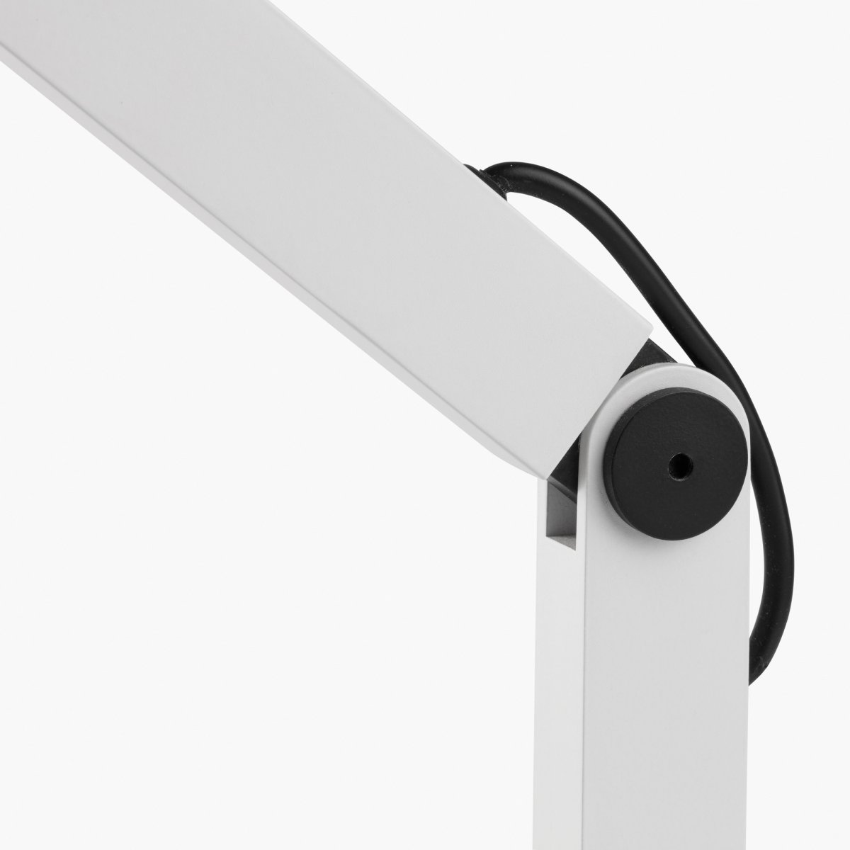 Inviting 86cm Valkoinen työpöytävalaisin valmistajalta Faro Barcelona - Lampun p&auml;&auml;t&auml; voidaan s&auml;&auml;t&auml;&auml; sek&auml; vaaka- ett&auml; pystysuunnassa tarpeidesi mukaan, ja kirkkautta ja v&auml;ril&auml;mp&ouml;tilaa voidaan himment&auml;&auml;.