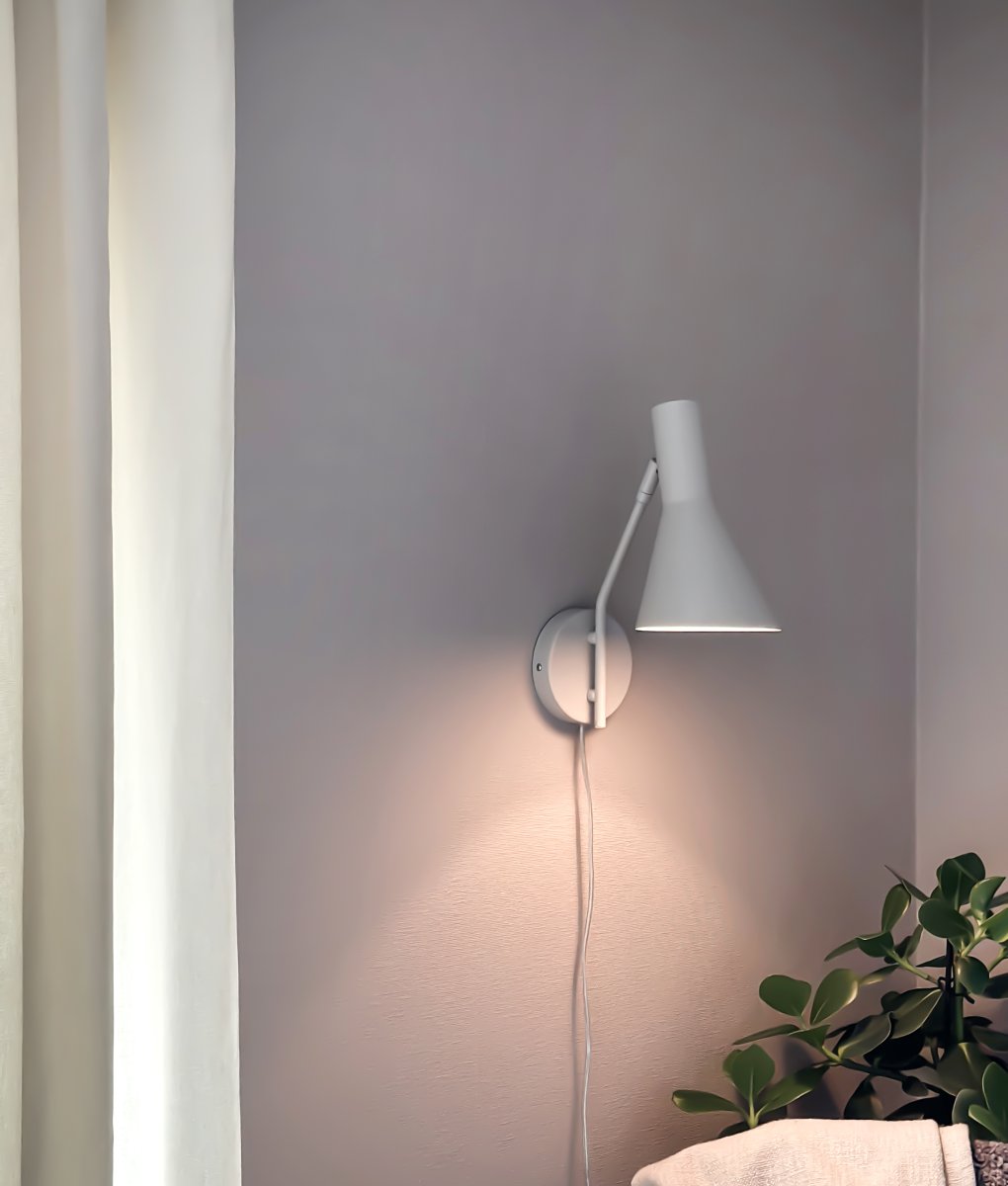 Ceres Beige lukulamppu valmistajalta Aneta Lighting - CERES-seinävalaisimessa on tyylikäs ja moderni muotoilu suorilla ja siisteillä muodoilla, jotka sopivat täydellisesti skandinaaviseen kotiin.