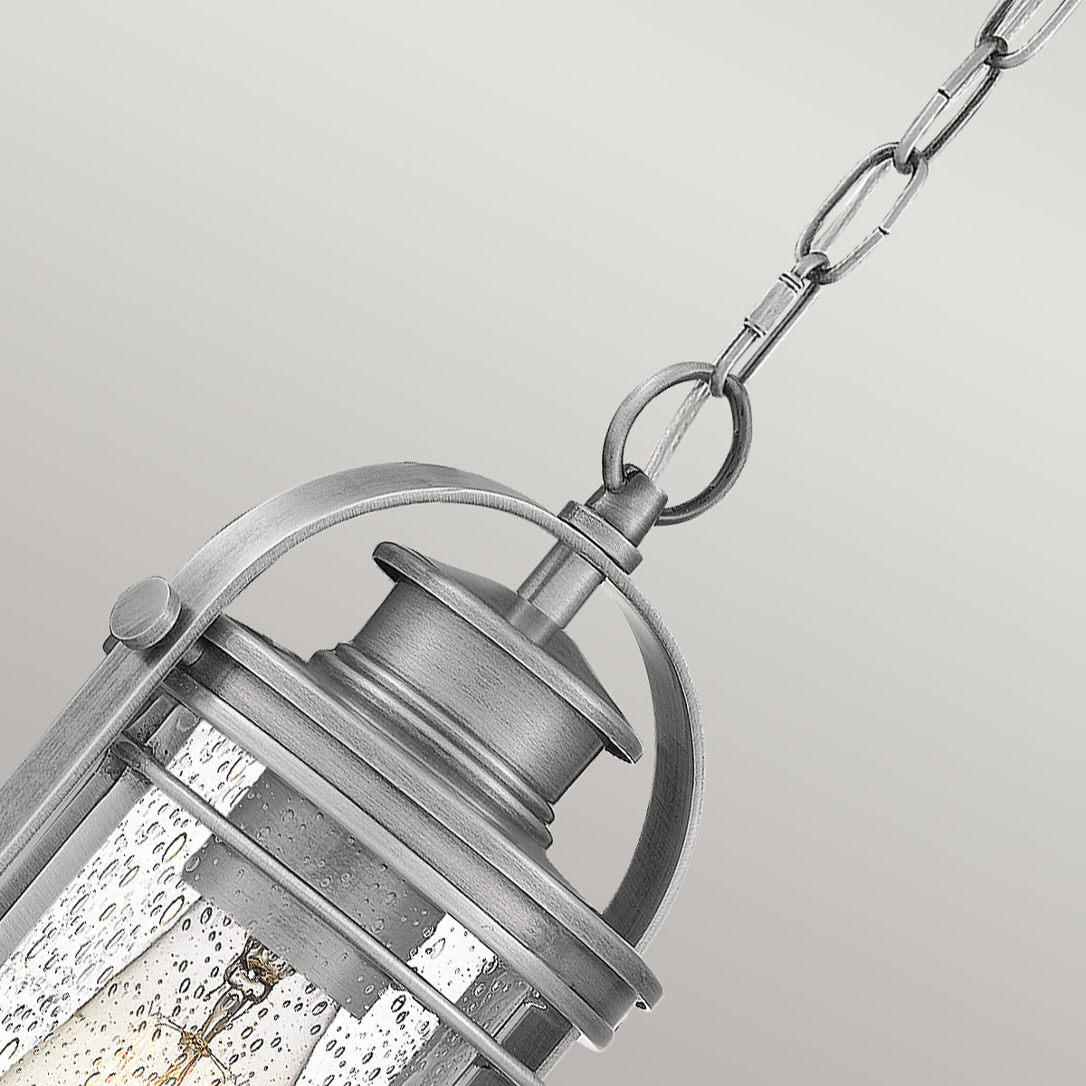 Booker 28cm Alumiini valmistajalta Elstead Lighting - Booker &auml;r en stilfull och robust takpendel med en design inspirerad av klassiska marina lanternor.