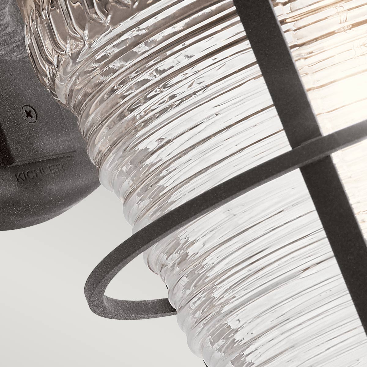 Chance Harbor 55cm Sinkki ulkovalo valmistajalta Elstead Lighting - Chance Harbor &auml;r en klassisk och robust fasadlampa med en design inspirerad av maritim stil.