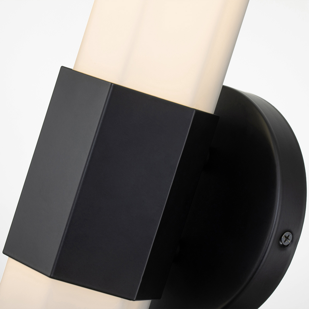 Facet 35cm Musta kylpyhuoneen valaisin valmistajalta Elstead Lighting - Facet on moderni ja tyylikäs kylpyhuonevalaisin, jossa yhdistyvät toiminnallisuus ja estetiikka.