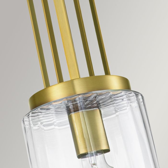 Kimrose Ø18 Harjattua messinkiä kattovalaisin valmistajalta Elstead Lighting - Sylinterimäinen lasivarjostin on kirkas ja uurrettu pystysuorilla urilla, mikä luo ainutlaatuisen ja hienovaraisen valoefektin.