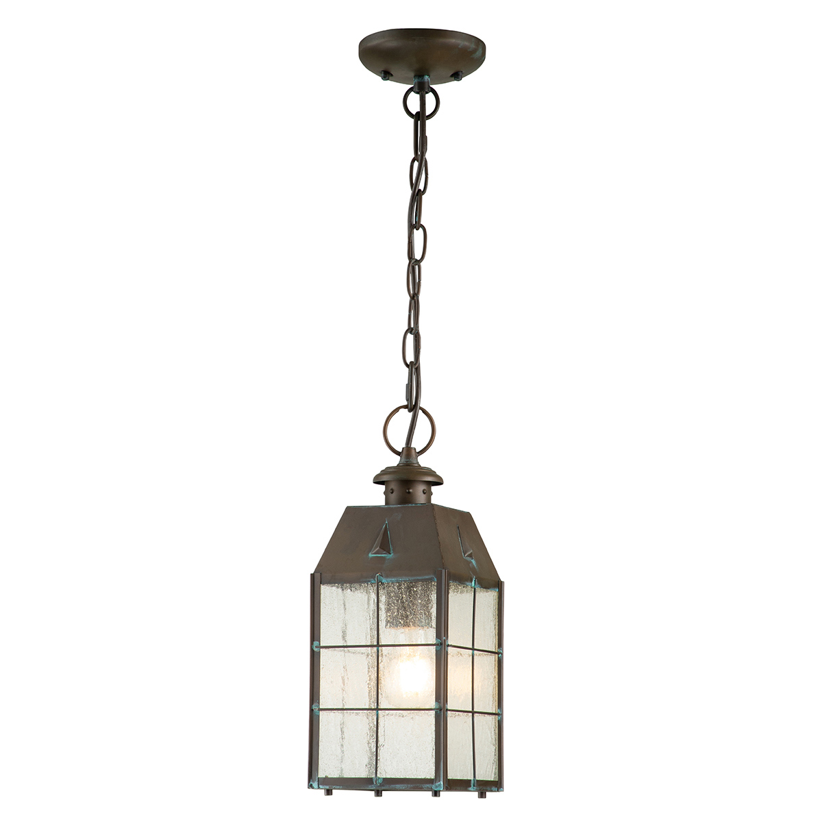 Nantucket 36cm Antiikki messinki valmistajalta Elstead Lighting - Tillverkad av massiv m&auml;ssing och glas, erbjuder den en robust och elegant konstruktion som &aring;ldras vackert &ouml;ver tid.