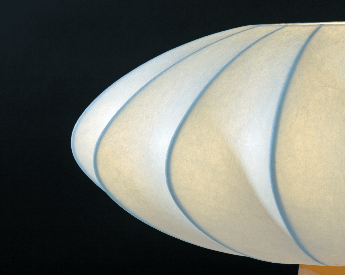 Madison 35cm Beige pöytävalaisin valmistajalta Aneta Lighting - L&auml;mmin beigenv&auml;rinen lampunjalka luo mukavan kontrastin vaaleaan varjostimeen ja antaa lampulle l&auml;mpim&auml;n ja harmonisen ilmeen.