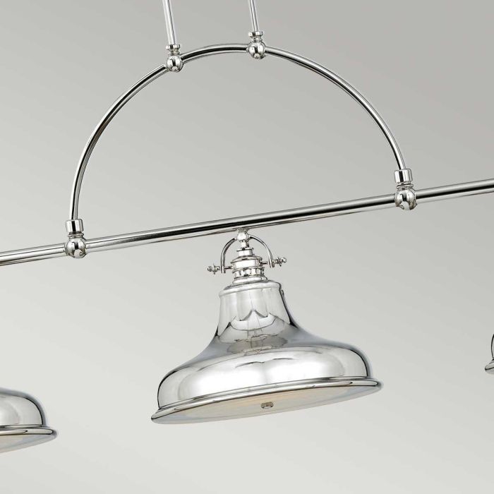 Emery 133cm Hopea kattovalaisin valmistajalta Elstead Lighting - Valaisin on valmistettu ter&auml;ksest&auml;, ja siin&auml; on kaunis, kiilt&auml;v&auml; hopeanv&auml;rinen viimeistely.
