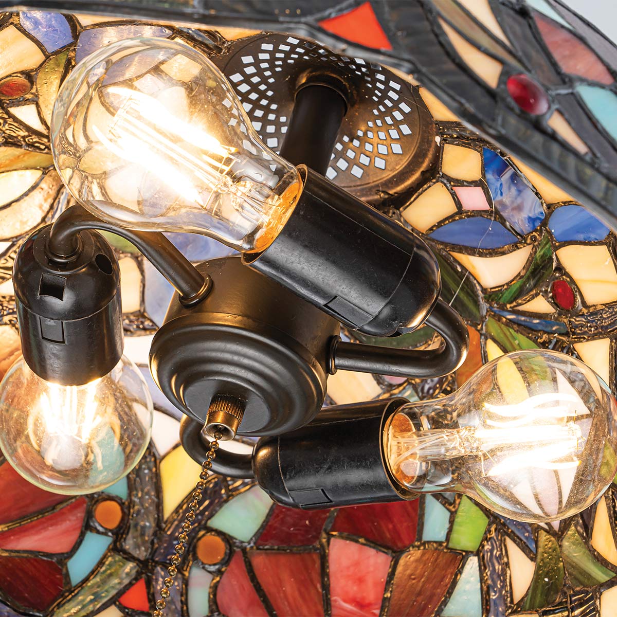 Larissa Ø38 Monivärinen valmistajalta Elstead Lighting - Se on valmistettu ter&auml;ksest&auml; ja siin&auml; on kaunis vintage-pronssiviimeistely.