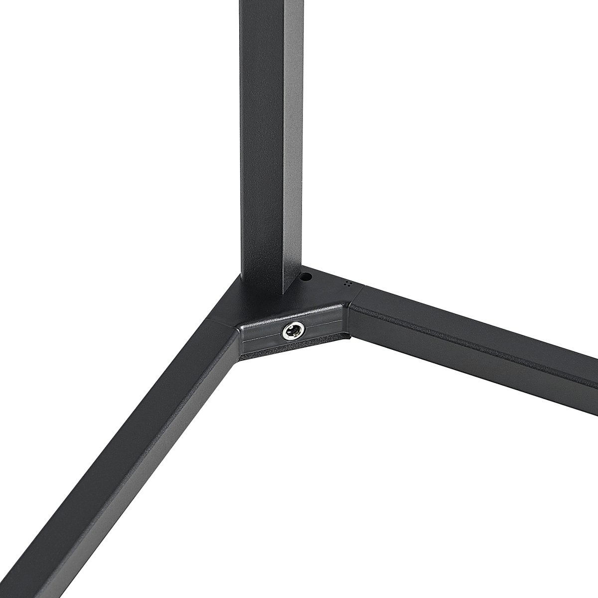 Level Musta lattiavalaisin valmistajalta Trio Lighting - Level-lattiavalaisin nostaa elokuva- ja pelikokemuksesi uusiin korkeuksiin edistyneill&auml; toiminnoillaan.