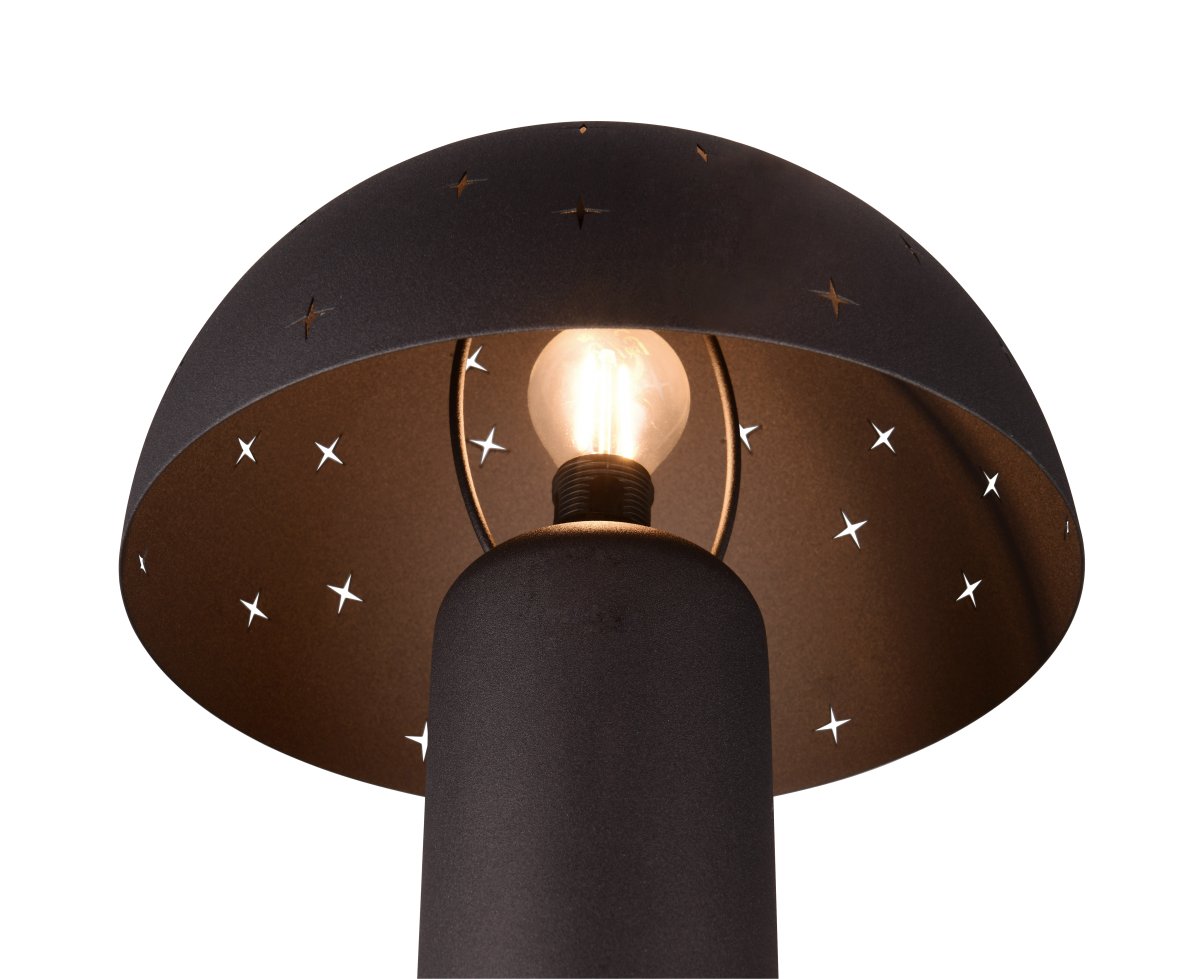 Seta 32cm Musta pöytävalaisin valmistajalta Trio Lighting - Kun lamppu palaa, he muistavat &ouml;ljyn; metallisein&auml;kkeen leikkaukset kimaltelevista t&auml;hdist&auml; ja luovat erityisen ja kodikkaan tunnelman.