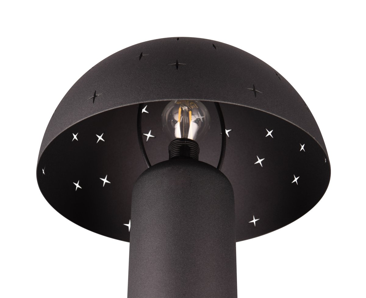 Seta 32cm Musta pöytävalaisin valmistajalta Trio Lighting - Kun lamppu palaa, he muistavat &ouml;ljyn; metallisein&auml;kkeen leikkaukset kimaltelevista t&auml;hdist&auml; ja luovat erityisen ja kodikkaan tunnelman.