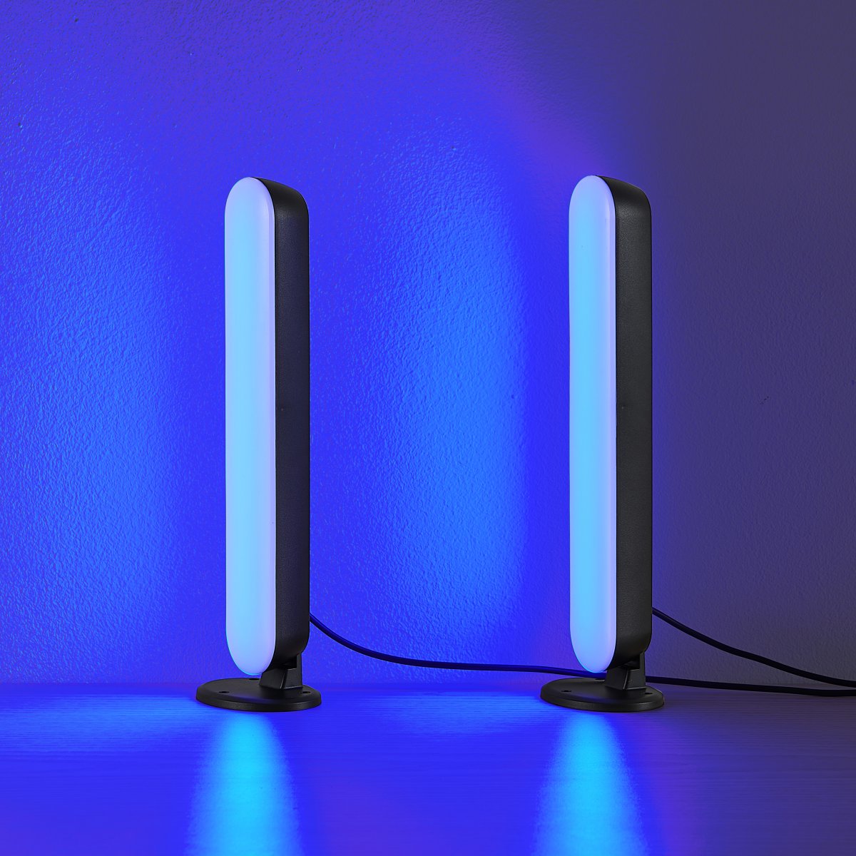 Game 28cm Musta pöytävalaisin valmistajalta Trio Lighting - Valaisimessa on myös moderni LED-tekniikka, jolle on ominaista korkea valonlaatu ja energiatehokkuus.