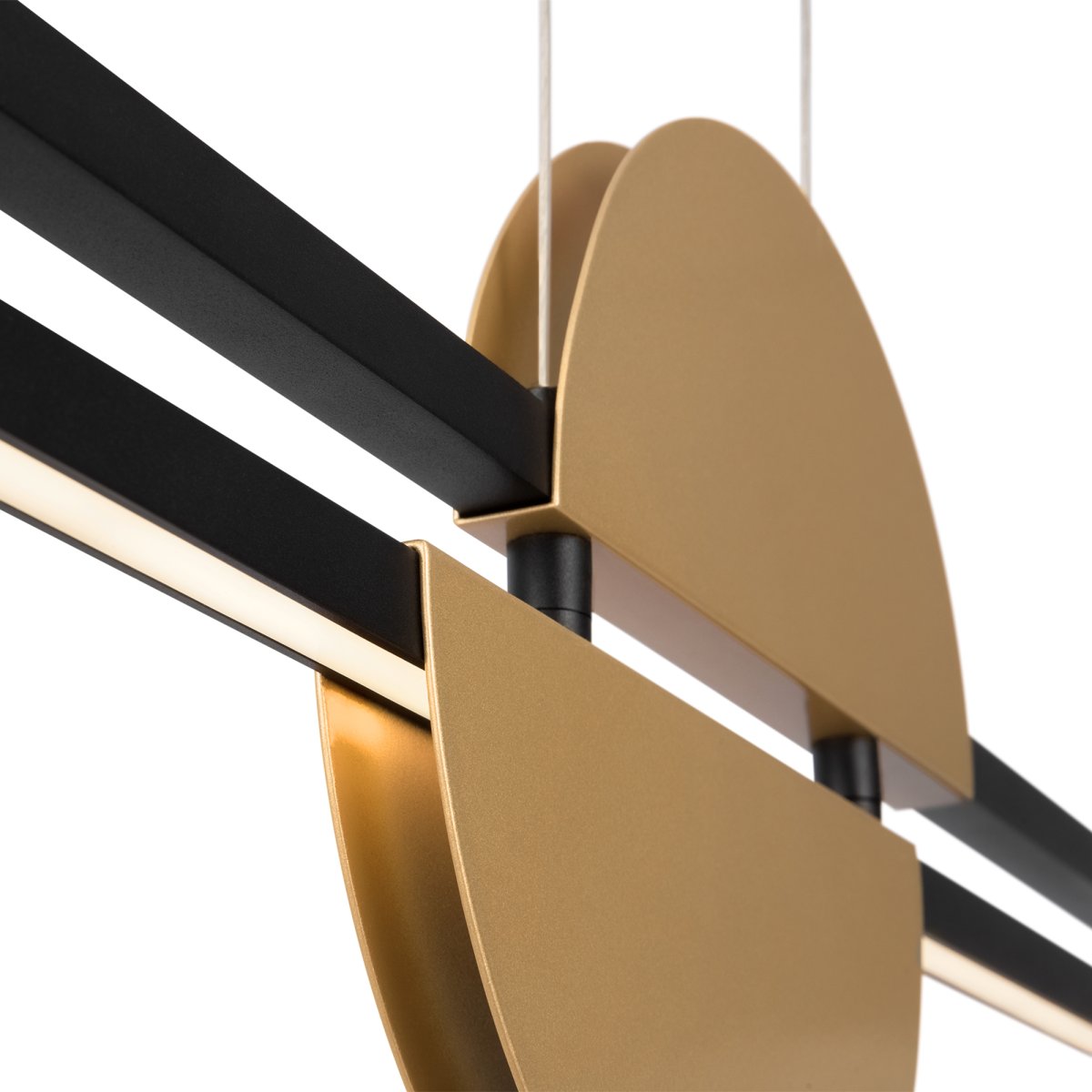 Skyline 110cm Musta kattovalaisin valmistajalta Maytoni - Sisäänrakennetulla LED-valonlähteellä ja 4000K värilämpötilalla tämä riipus tuo kotiisi tyyliä ja toimivuutta.
